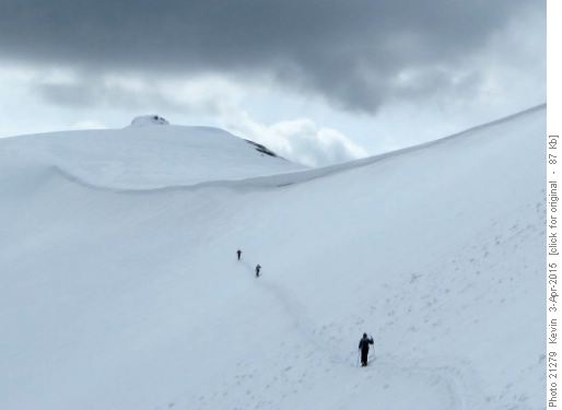 Traversing the last slope to the col