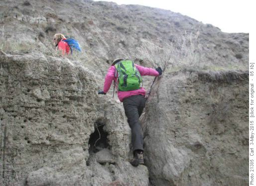 Scrambling through very friable clay formations