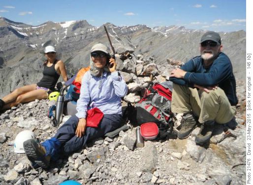 East Peak Mt.Wendell: {581 su mcc}, {168 si ga} with phone, {454 gr dea}