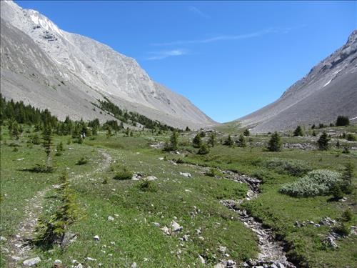 Heading up the trail to Rummel Pass