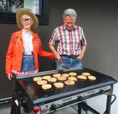 How many Ramblers does it take to flip one pancake? {164 Marianne Flanagan} & {280 Laszlo Jamniczky}