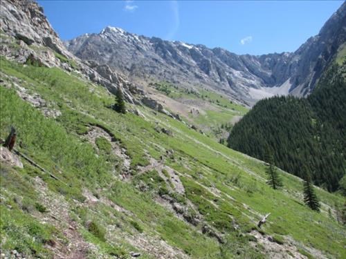 The Grizzly Creek canyon on the south side of Grizzly Peak