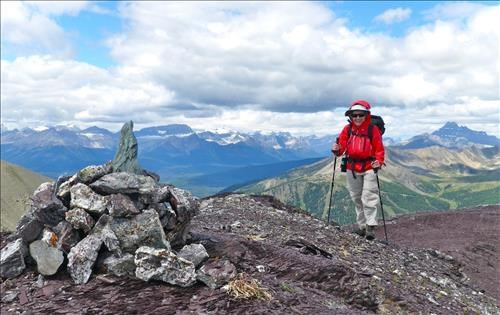 Reaching the interesting cairn at the top of Red Rock