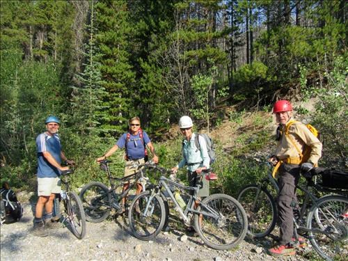 The gang minus the trip coordinator at the trailhead