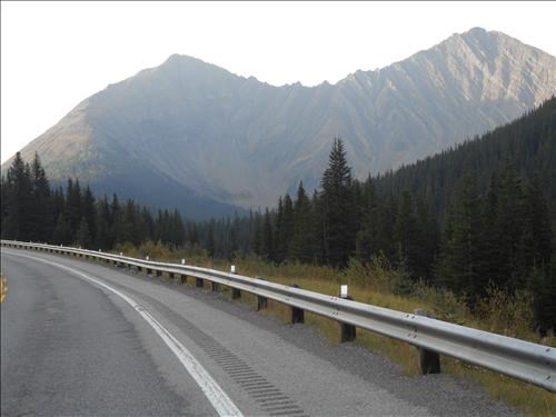 the skyline ridge is the scramble route Highwood to Grizzly Ridge from highway 40
