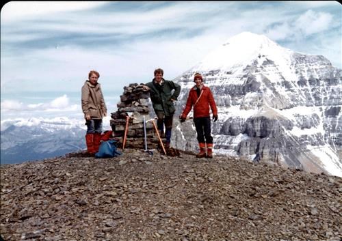 Bill Leach, Dick Lowndes, unknown