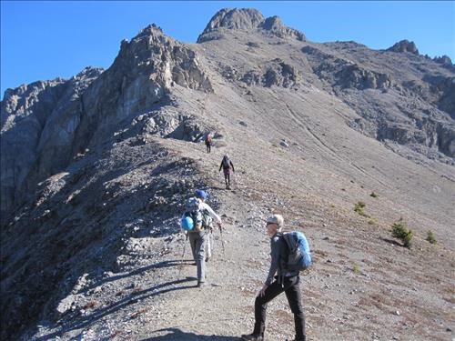 Heading up the ridge to Mt. Edith north peak. Heading up the ridge to Mt. Edith north peak.