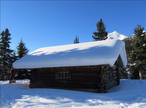 The halfway hut on the way to Skoki