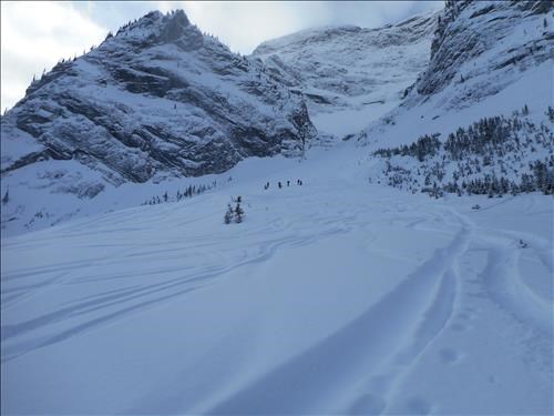 Seven ramblers on the intermediate slope
