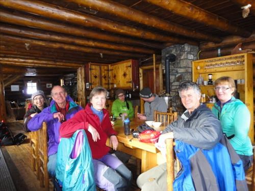 Skoki Lodge: {944 s se}, {212 d mu}, {276 y de}, {1835 ev j}, guest Fiona