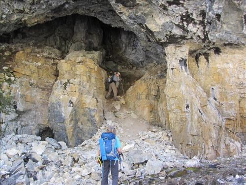 Exploring the Stanley Basin cave