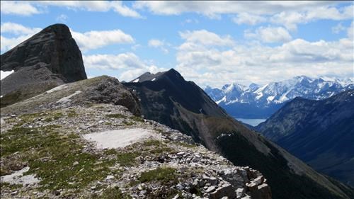 Looking along the ridge to the North Peak of Opal