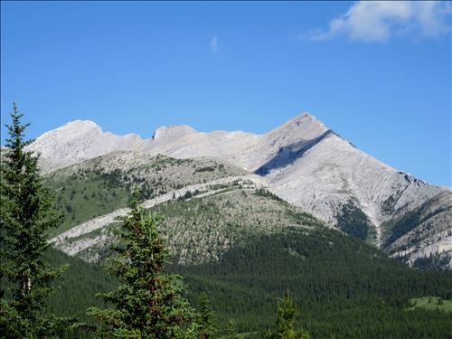 A sunny Mt Head at the start of our trip