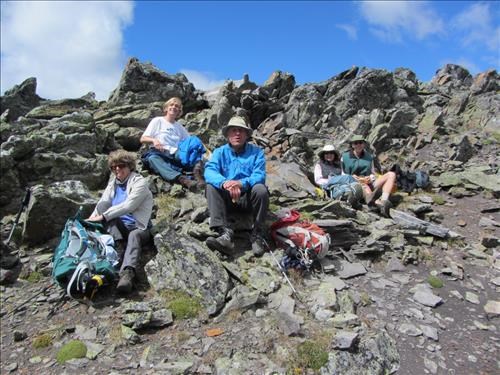 Aldis, Madeleine, Carl, Jen and Chris having lunch out of the wind on Lipsett