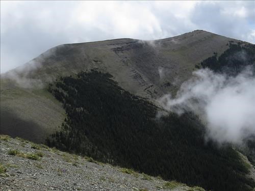 The long west ridge leading to the summit of Mt Crandell