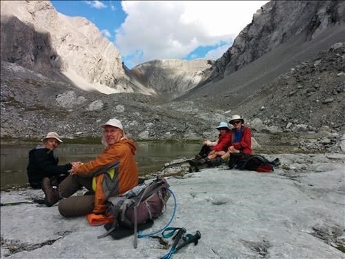 Lunch with the third lake in the background. {1900 len gee}, {777 dav har}, {408 sus dav}, {421 dou dav}