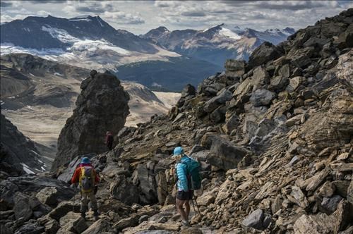 Scrambling down near the pinnacle