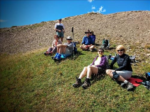 Fairly sheltered lunch spot. {1825 ton cam}, {1314 bar bru}, {177 ron hun}, {1501 bru ram}, {731 ald hal}, {522 bre eve}, {952 gin bra}
