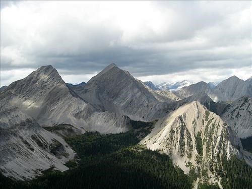 Looking north to some pointy peaks on the Continental Divide