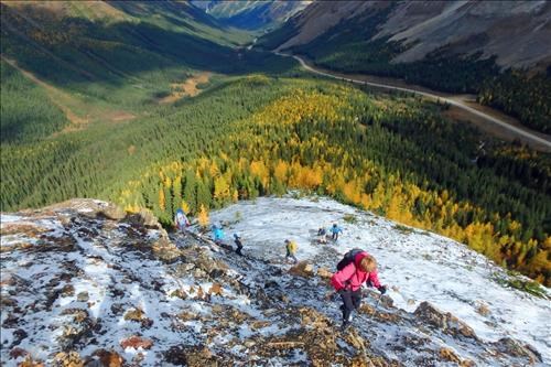 Climbing towards Highwood Ridge