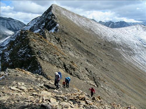 Heading up to the high point on Grizzly Ridge