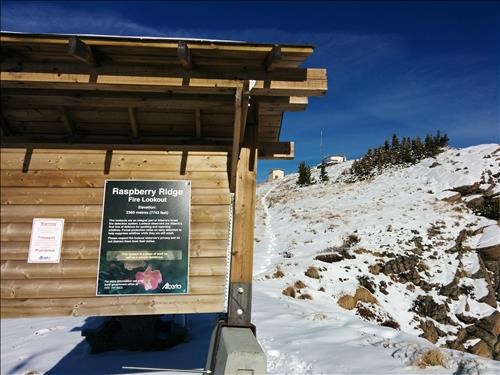 New(ish) sign board just before the lookout