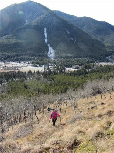 Slogging up the south end of the ridge (photo {177 ron hun})