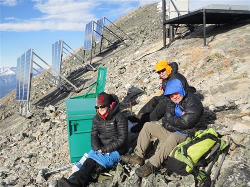 Lunch near summit of Mt Grotto: {1412 ma sau}, {532 jo du}, {1456 cl p}