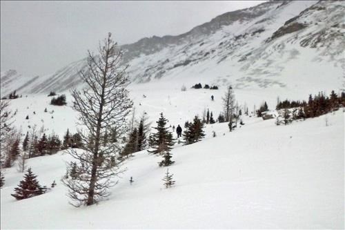 Skiing the gentle slopes in Arethusa Cirque