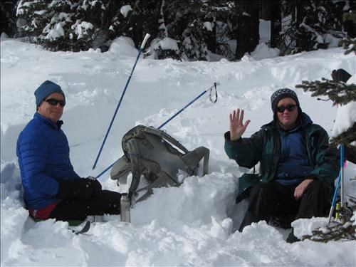{154 Philip Creery} & {220 Jim Paterson} enjoy their constructed hollow for a lunch stop.