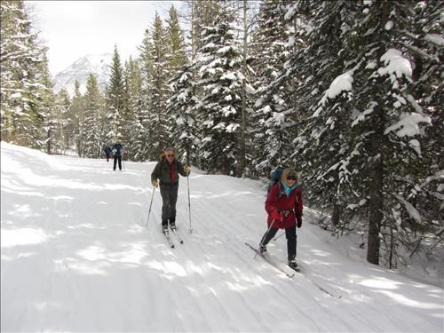 Heading back along Terrace Trail: Laszlo & Barb