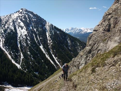 On the trail, a bit closer to the Grizzly Peak.