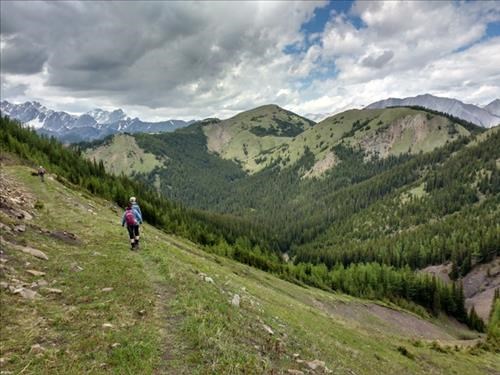 On the other side of the Picklejar Hill. Mist Ridge ahead.