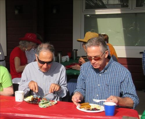 {362 Mo Alv} & {1501 Bru Ram} chow down at the Stampede breakfast