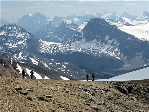 Stunning views along a broad ridge between the two summits.