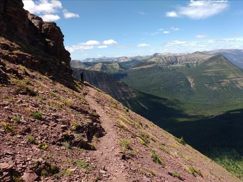 View from the trail going around Avion Ridge. 
