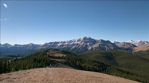 Surveyors Ridge (2100m) with Bluerock Mt (2789m) in the background 28Oct17