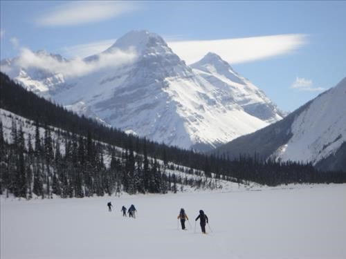 Ramblers skiing across Sherbrooke Lake