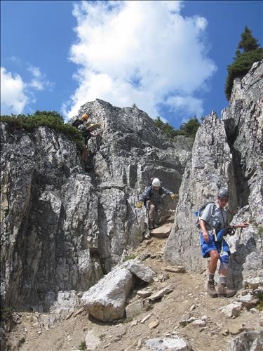 Through the cliff band on way down