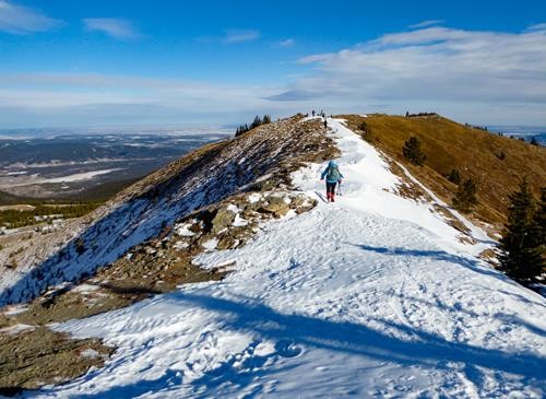 Descending on the ridge where a fierce wind made if difficult to walk.
