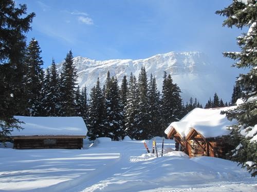 Skoki Lodge in sunlight