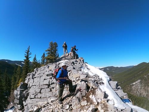 Ramblers on the summit of Vents Ridge (Cristina photo)