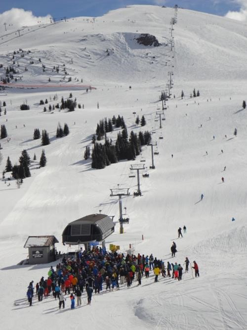 Busy Easter Saturday at Great Divide Lift at Sunshine Ski Resort