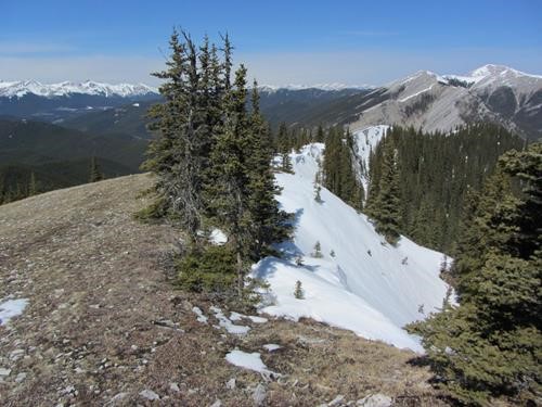 Residual lee slope snow near the top of Prairie Mountain