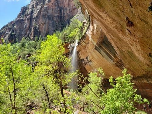 Lower Emerald Pool falls