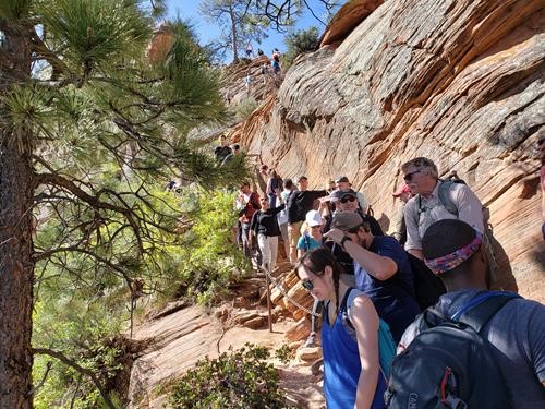 Extremely crowded Angel's Landing route