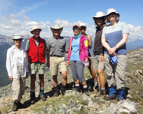 North Summit of Pigeon Mtn: {1311 z kn}, {212 d mu}, {413 g lu}, {1284 y i}, {581 su mcc}, {1964 ka fr}, {1566 ja c}