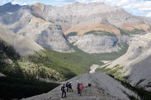 Descending easterly ridge back to Canyon creek from Mount Howard