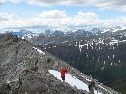 Ridge between W and E summits