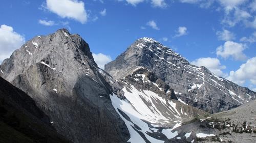 Commonwealth Peak and Mount Birdwood from the shoulder of the ridge